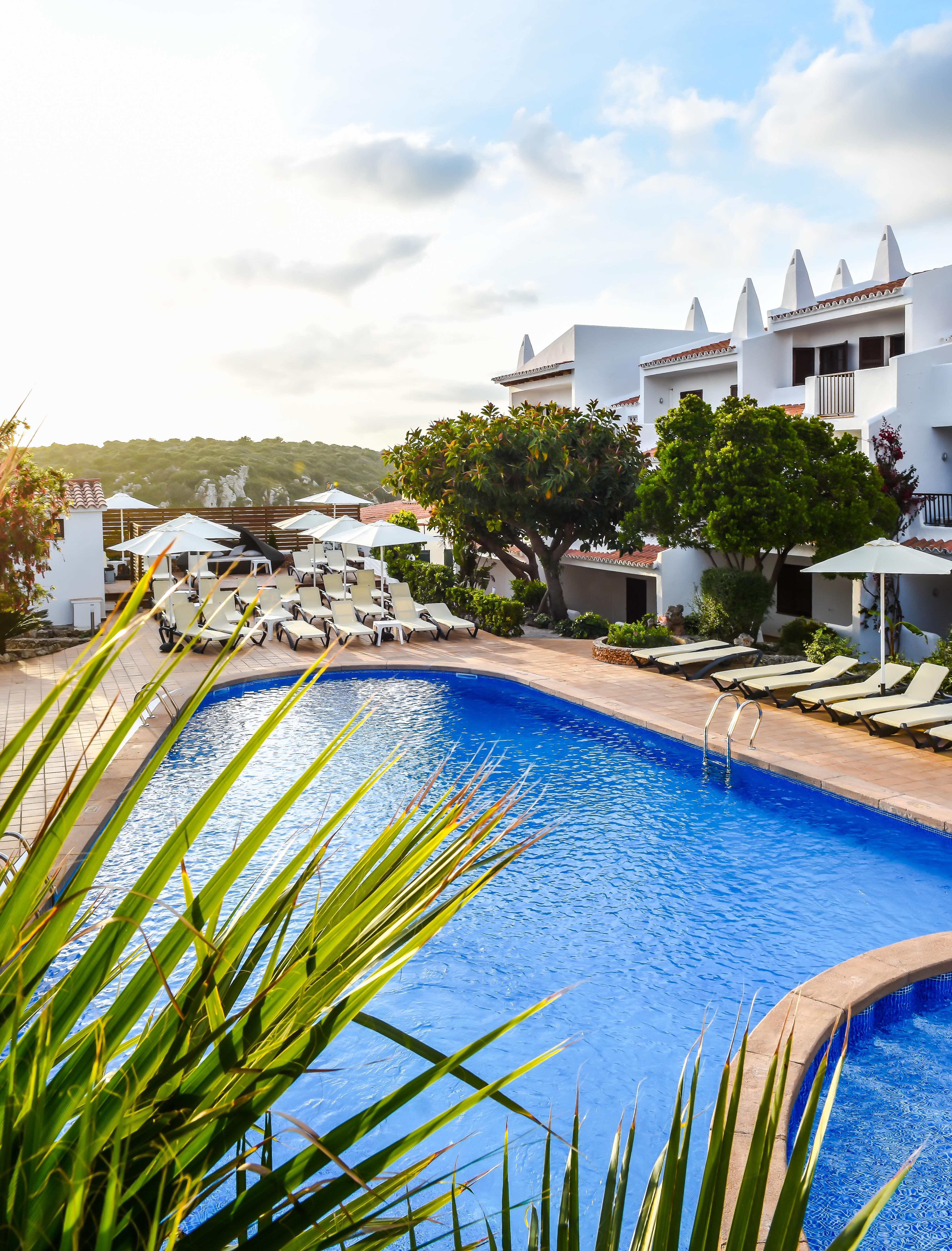 Aparthotel Nelva Resort Cala En Porter  Экстерьер фото